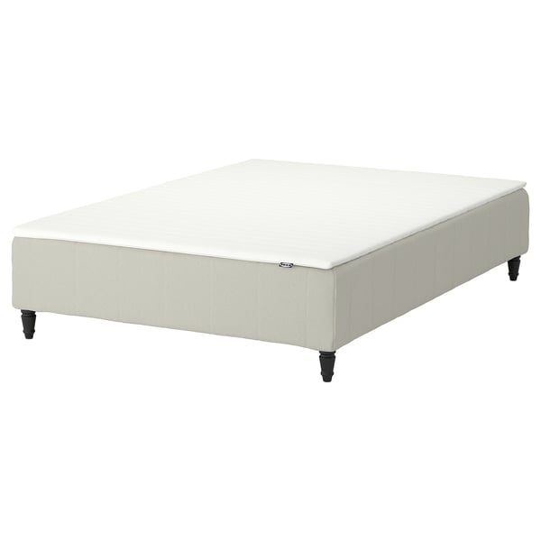 IKEA RENFJÄLLET patjanpohja, valkoinen, puisilla jaloilla ja pehmeällä sijauspatjalla, suorakaiteen muotoinen.