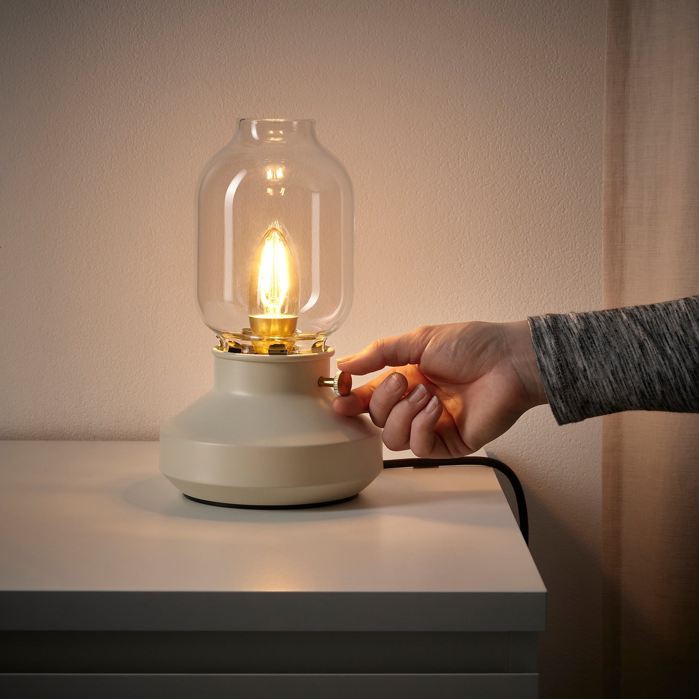 Tarnaby dimmable lamp