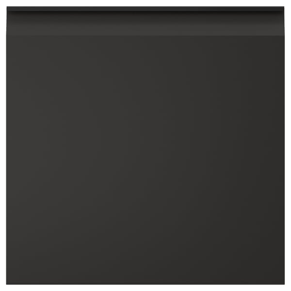 Musta keittiön kaappi, neliö, moderni viistetyillä reunoilla, samansävyinen kahva.