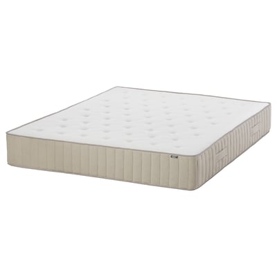 VATNESTRÖM-patja, valkoinen, suorakaiteen muotoinen, tikatut beige-sivut, pussijouset, luonnonmateriaalit.