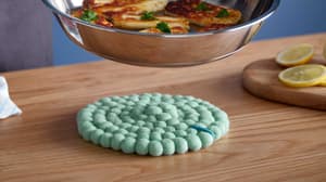 Pot stands & cookware accessories