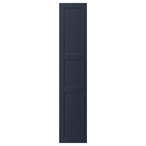 En blå AXSTAD köksskåpslucka med en slät, rektangulär design och infälld panel.