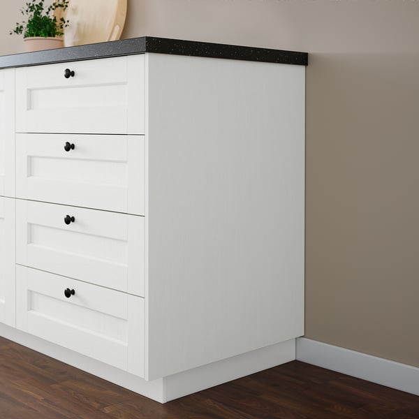 ENKÖPING vit byrå, med fyra lådor, kompakt storlek, passar bra i hörn, rena linjer.