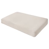 En beige rektangulär utomhuskudde som heter FRÖSÖN, tillverkad av återvunnen polyester med dragkedja för enkel avtagning, med en blekningsbeständig design.