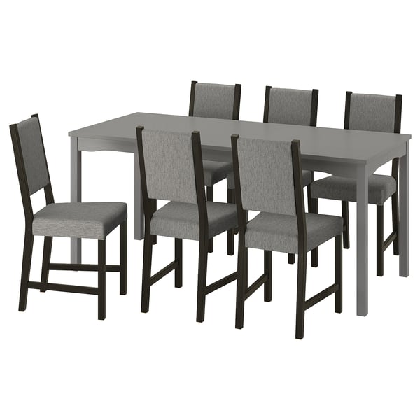 Matgrupp i grått trä med 6 barnstolar; Modern minimalistisk design.