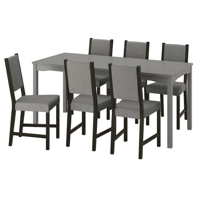 Matgrupp i grått trä med 6 barnstolar; Modern minimalistisk design.