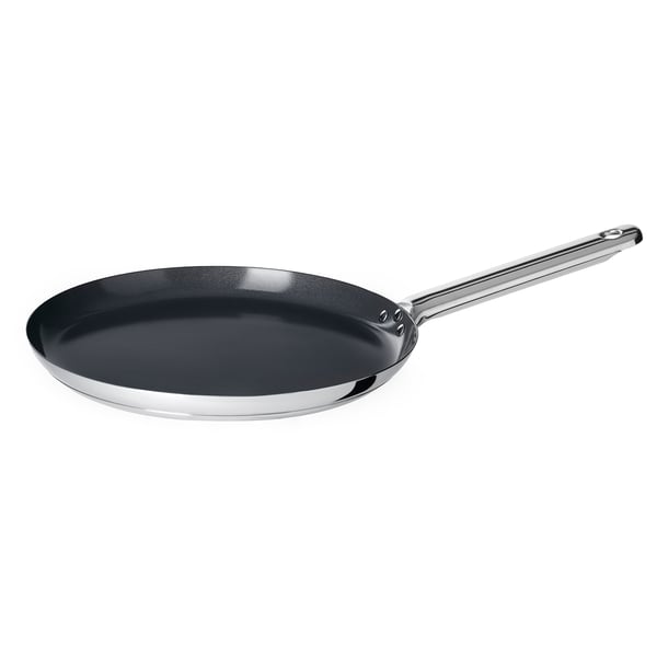 En IKEA 365+ non-stick stekpanna i rostfritt stål med svart keramisk beläggning, oval form och ett långt handtag för enkel matlagning.