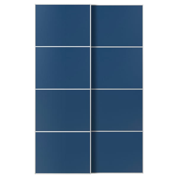 Ett par blå skjutdörrar med en elegant, modern design, bestående av fyra paneler med en slät finish.