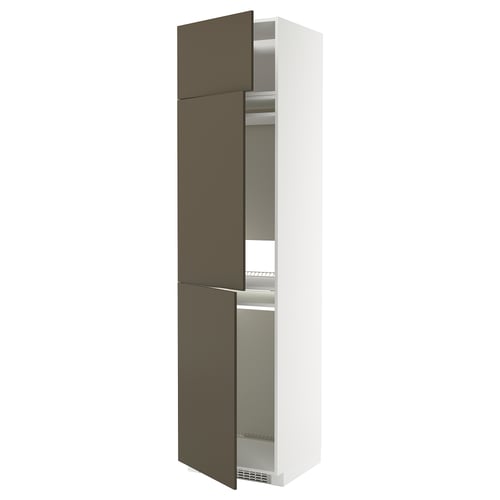 Högt köksskåp, mörkbrunt, vitt, elegant design, två öppna dörrar som exponerar hyllorna.