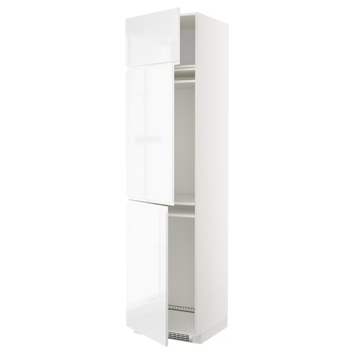 Vitt högblankt högskåp, en del av ikeas METOD kökssystem, med elegant, handtagslös design och justerbara hyllplan.