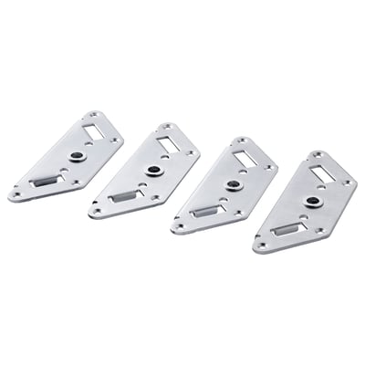 Fyra metalliska silver ODNES stålfästen, triangulära formade med monteringshål, lagda platt på en vit bakgrund.