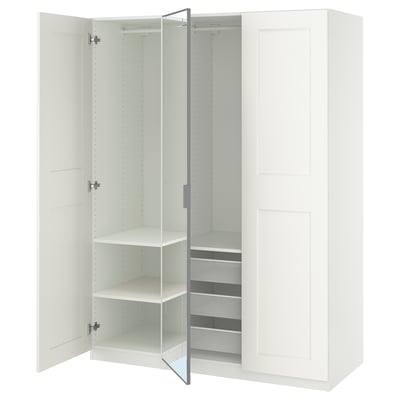 Vit PAX-garderob med spegeldörr och öppna hyllor; Modern design.