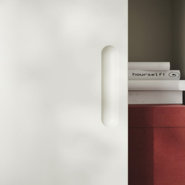 Vitt TONSTAD-skåp, skjutdörr, modern design. Trä, färg; rektangulär, minimalistisk.