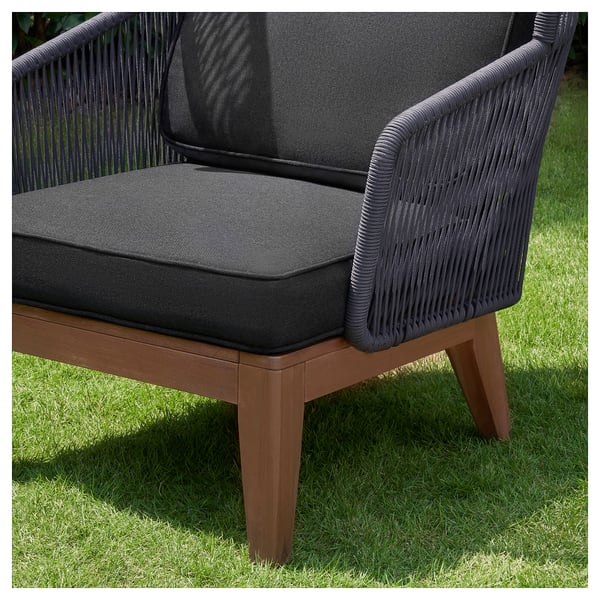 VINGSÖN svart utestol, korgrygg, mörk dyna, träben.