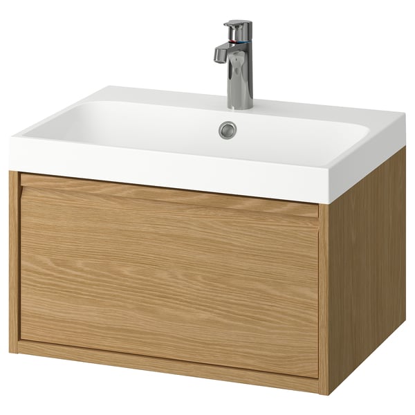 Armoire de lavabo de salle de bain moderne blanche avec finition chêne clair, robinet chromé, tiroir unique, bords élégants.