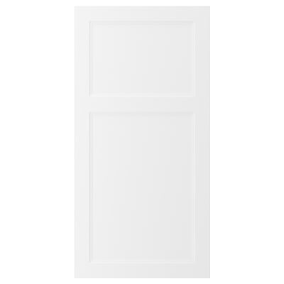 Porte d’armoire AXSTAD blanche au design classique-moderne, lignes douces, construction en panneaux de fibres.