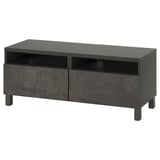 Meuble TV noir moderne, BESTÅ, avec deux tiroirs et des étagères ouvertes. Conçu pour la gestion et le stockage des câbles.