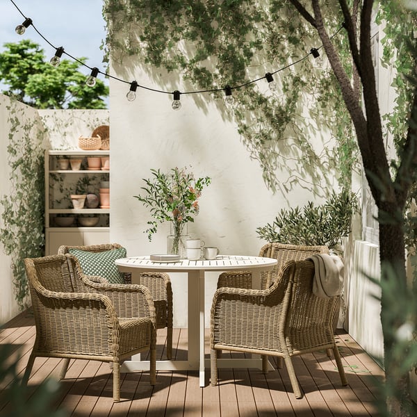 BONDHOLMEN / ULVEVÄR Table+4 chaises accoud, extérieur, blanc/beige rotin plastique brun, 108 cm