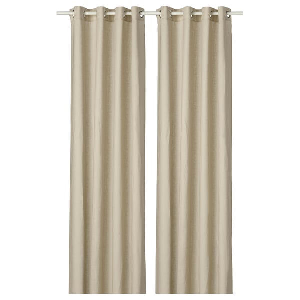 Deux rideaux beiges pendent côte à côte, avec un design à œillets pour un look moderne et réglable. Fabriqué à partir de 100 % lin pour un toucher rustique et doux.