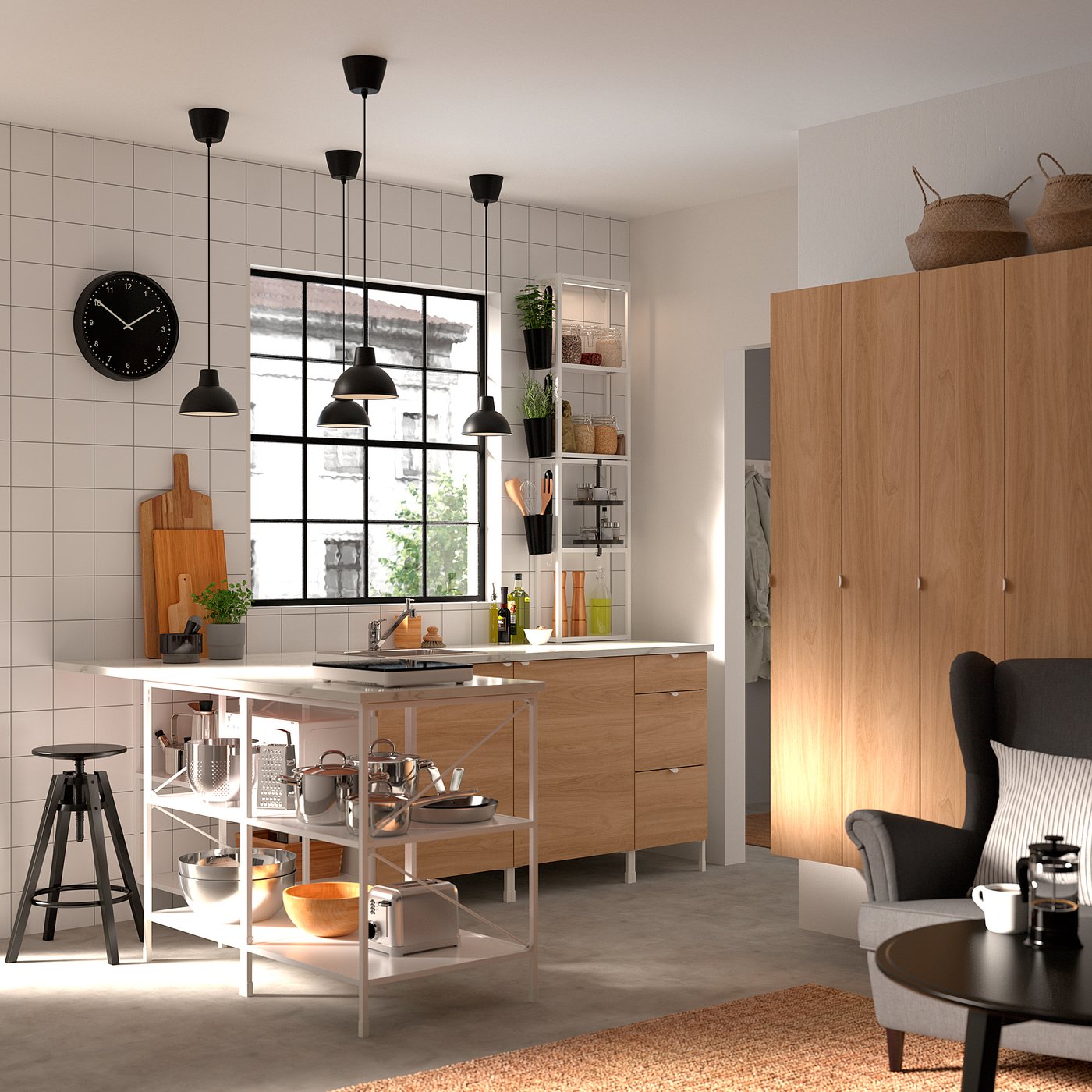 Cuisine moderne avec armoire en bois, comptoir blanc, lampes suspendues et tabouret.