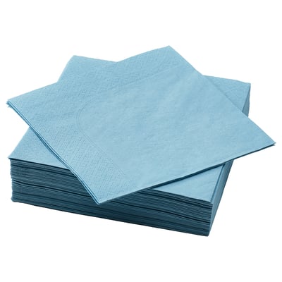 Une pile de serviettes en papier FANTASTISK bleu clair, carrées et texturées, pour la mise en place de la table ou les déversements.