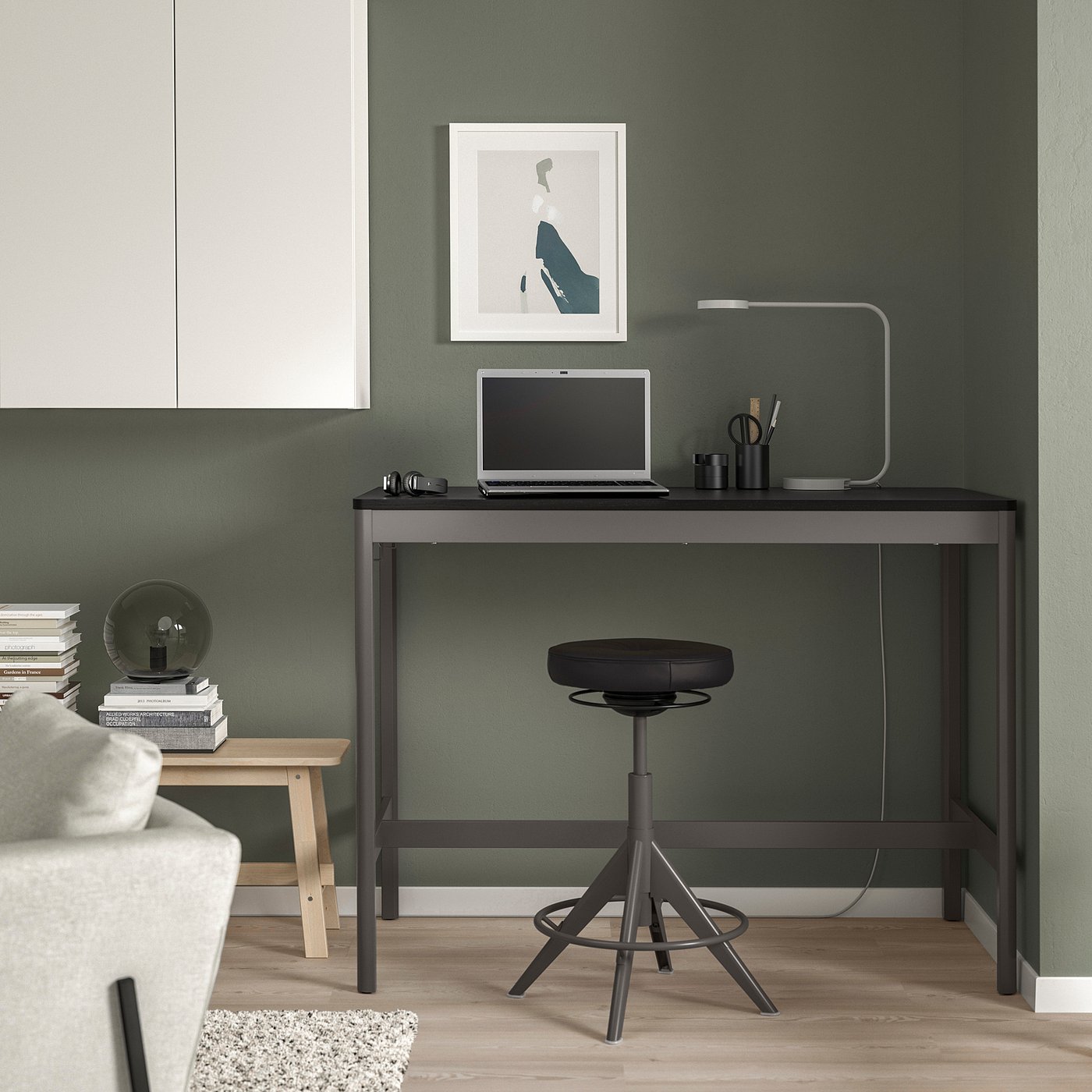 IDÅSEN Table - noir/gris foncé 140x70x105 cm