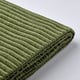 Tissu en velours côtelé vert plié, doux et épais, polyester recyclé, texture wale profonde.