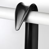 Chausse-pied avec poignée en plastique arrondie et durable, conçu pour une prise en main et une suspension faciles.