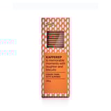 Boîte orange de ikea KAFFEREP gingembre minces aux amandes, 170g. Design lumineux avec des motifs de larme blanche entourant une fenêtre transparente montrant des biscuits.