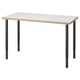 Table LAGKAPTEN : plateau en bois clair, pieds réglables noirs, rectangulaire, design minimaliste.