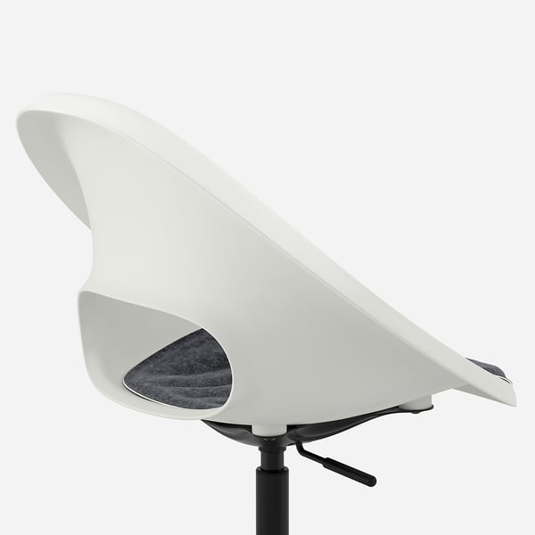 Chaise de bureau blanche avec assise rembourrée, réglable en hauteur, roulettes avec mécanisme de freinage.