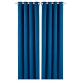 Rideaux MAJGULL, bleu foncé, design épuré, dessus à œillets, bloque la lumière, fabriqués à partir de polyester recyclé.