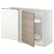 Armoire de cuisine moderne, blanche et marron clair, finition en bois, en forme de L avec étagères coulissantes.