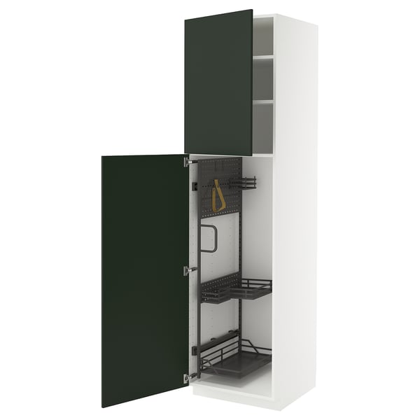 Cette image montre une armoire de cuisine METOD avec des portes havstorp vert foncé, un cadre blanc et des organisateurs coulissants.