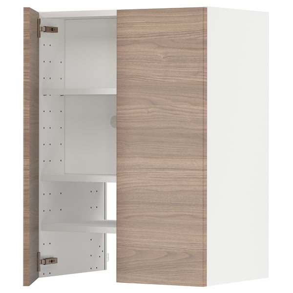 Une armoire de cuisine METOD avec une surface à motif noyer et un intérieur blanc.
