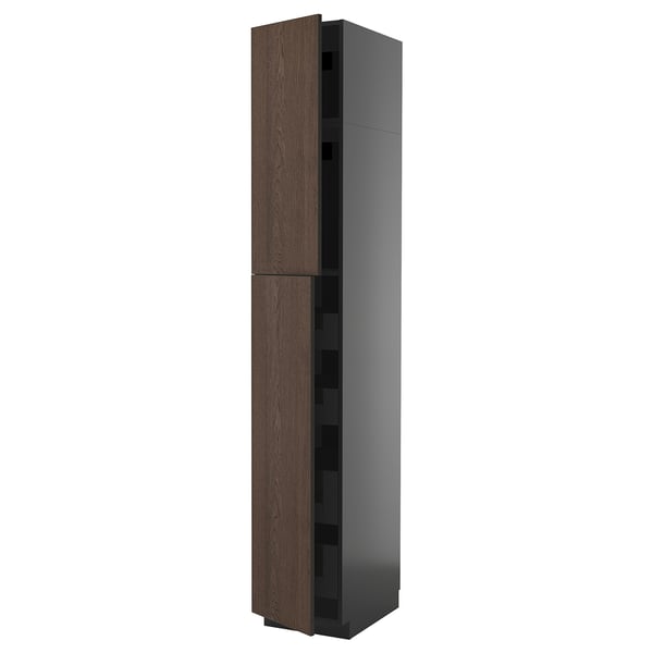Armoire de cuisine METOD garnie de bois foncé avec plusieurs sections.