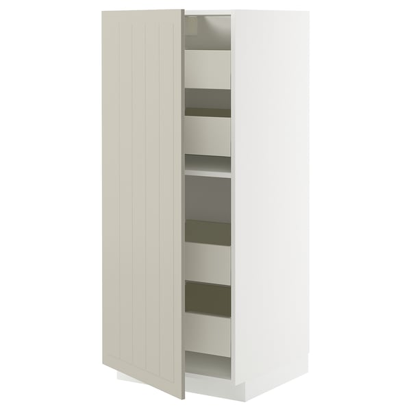 Une armoire de cuisine ouverte beige METOD avec des étagères réglables et un tiroir à fonctionnement fluide.