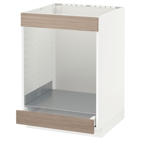 Armoire de cuisine METOD blanche avec façades en brokhult à motif noyer, avec un tiroir bas et une partie supérieure ouverte.