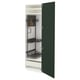 Une armoire de cuisine METOD ouverte avec des portes havstorp vertes, dotée d’étagères réglables, de tiroirs faciles à utiliser et d’un cadre robuste en panneaux de particules.