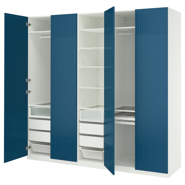 Armoire PAX bleu-blanc, moderne, rectangulaire, à quatre sections, avec des étagères, des tiroirs et un espace de penderie.