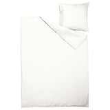 Parure de lit blanche PILTANDVINGE : couette et oreiller, tissu lisse, design minimaliste.