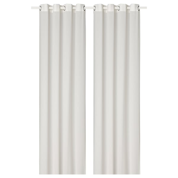 Deux rideaux transparents blanc comme neige avec motif d’œillets. Tissu moderne, élégant et transparent pour l’intimité et le filtre de lumière.