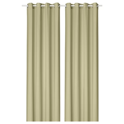 Deux rideaux transparents vert olive clair avec motif d’œillets suspendus droits.