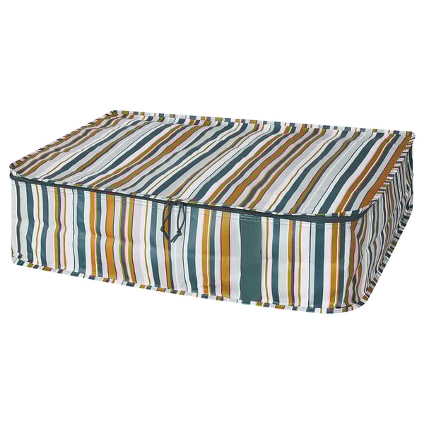 Une mallette de rangement à rayures orange, blanches et vertes de SÄCKKÄRRA, de forme rectangulaire, avec une poignée et fabriquée à partir de matériaux recyclés.