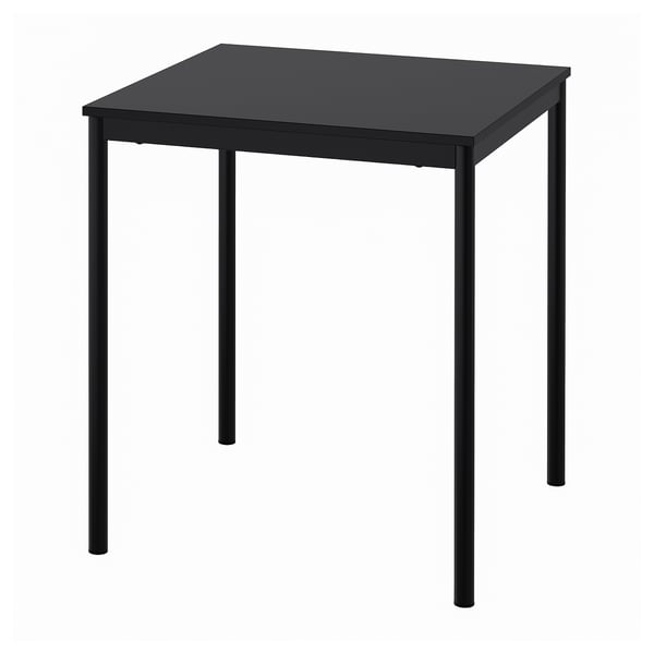 Une table Sandberg, noire avec un plateau carré et des pieds en métal.