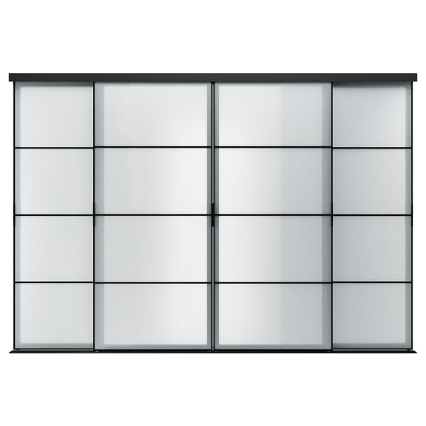 Un ensemble de portes coulissantes en verre SKYTTA noir au design élégant et moderne, composé de quatre panneaux en verre dépoli encadrés d’aluminium noir.