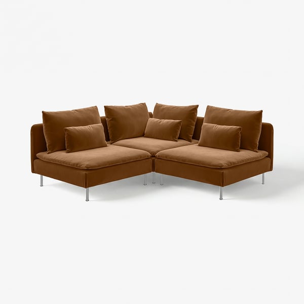 Un canapé sectionnel en velours marron IKEA SÖDERHAMN avec un design moderne et discret et des pieds métalliques élégants.