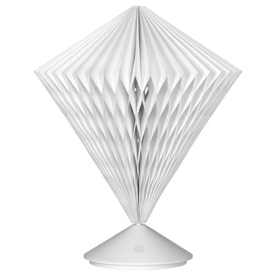 Lampe STRÅLA, blanche, forme de losange avec plis, lumière d’ambiance douce, à piles.