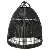 Une lampe suspendue nommée TORARED en noir, tissée à la main à partir d’herbier de mer avec un design rustique.