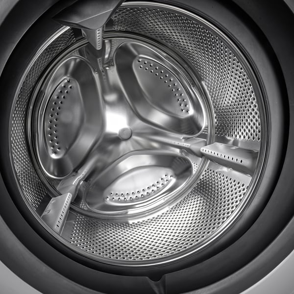 Tambour de machine à laver avec conception en acier inoxydable à trois volets et bord extérieur perforé pour un séchage efficace.